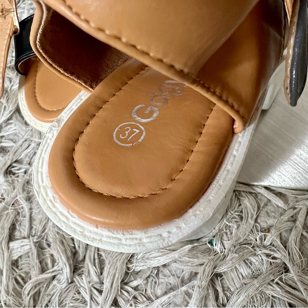 NEW ‘Raina’ Chunky Heels - Picture 11 of 11